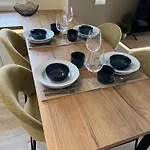Penthouse Met Groot Terras Centrum アパート *