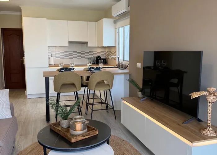 Penthouse Met Groot Terras Centrum フエンヒロラ