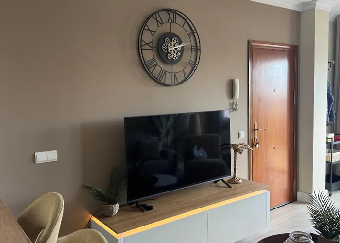 Penthouse Met Groot Terras Centrum * フエンヒロラ