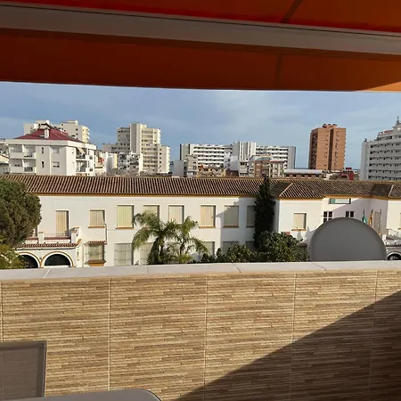 Penthouse Met Groot Terras Centrum شقة فوينخيرولا