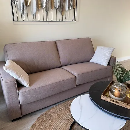 Penthouse Met Groot Terras Centrum * פואנגירולה